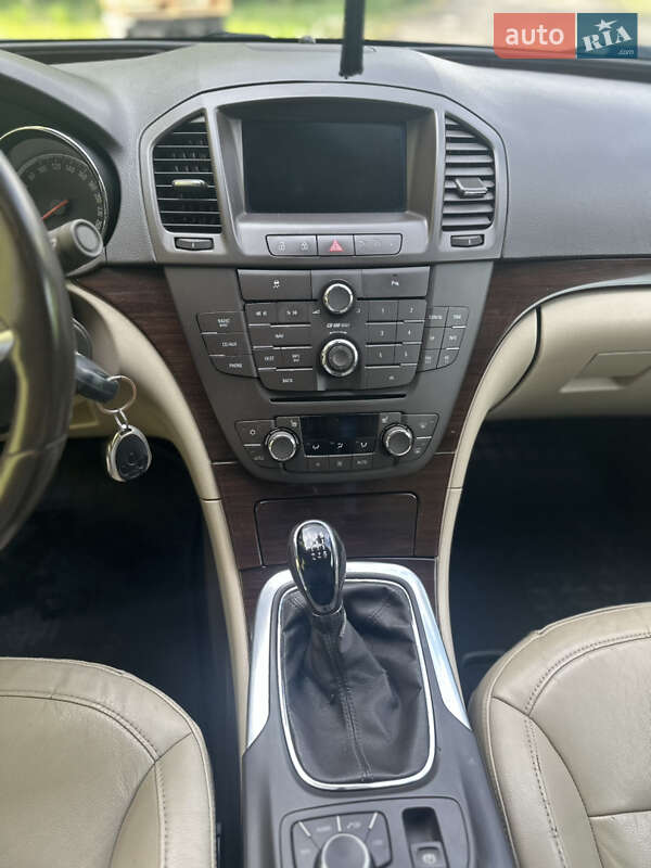 Седан Opel Insignia 2009 в Сторожинце