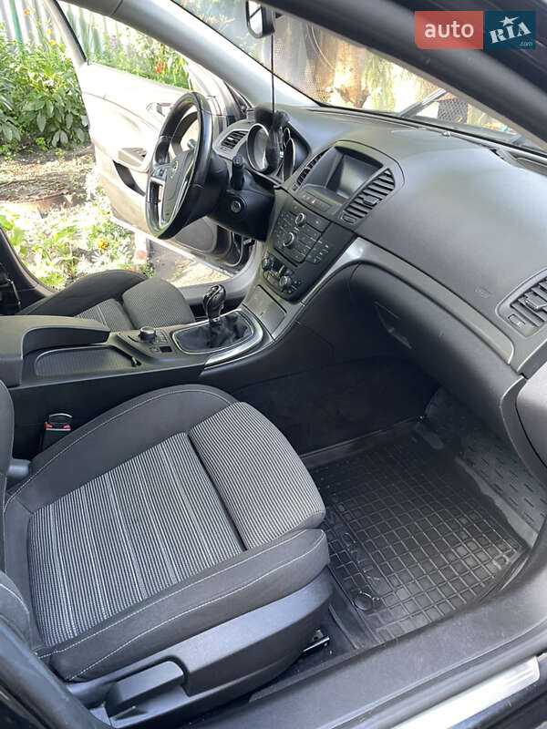 Универсал Opel Insignia 2010 в Сумах