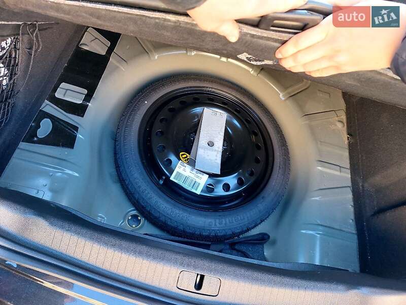 Седан Opel Insignia 2010 в Чорноморську