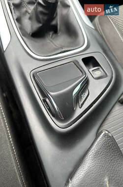 Универсал Opel Insignia 2014 в 