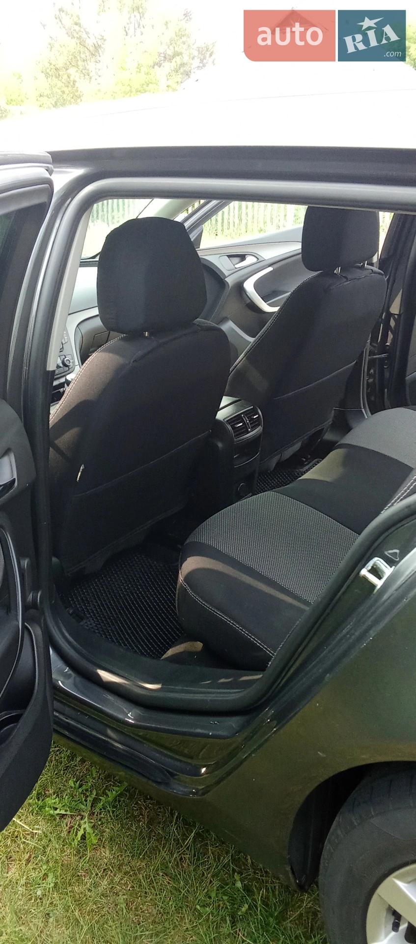 2011 Opel Insignia - мініатюра 12