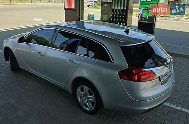Универсал Opel Insignia 2010 в 