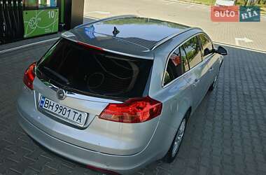 Универсал Opel Insignia 2010 в 