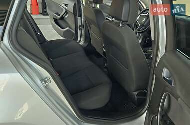 Универсал Opel Insignia 2010 в 