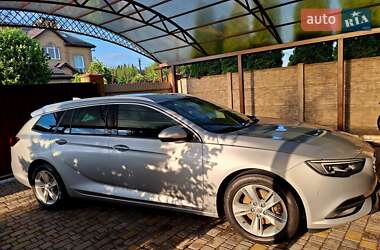 Универсал Opel Insignia 2017 в 