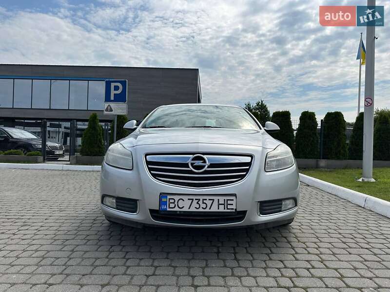 Седан Opel Insignia 2012 в Львове