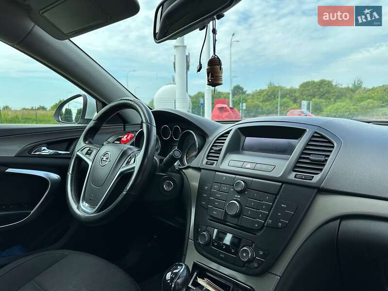 Седан Opel Insignia 2012 в Львове