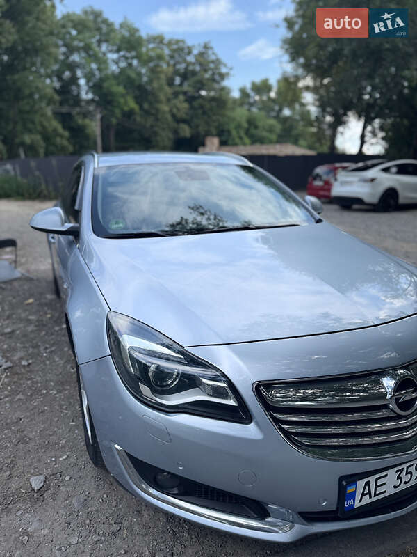 Універсал Opel Insignia 2015 в Дніпрі