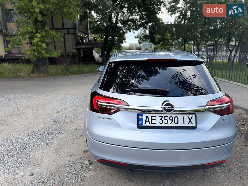 Універсал Opel Insignia 2015 в Дніпрі