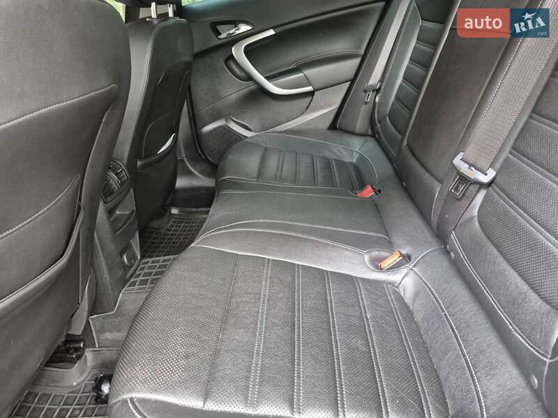 Универсал Opel Insignia 2013 в Киеве