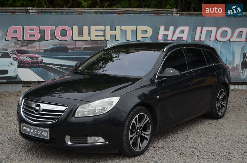 Универсал Opel Insignia 2013 в Киеве