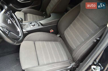 Универсал Opel Insignia 2013 в 