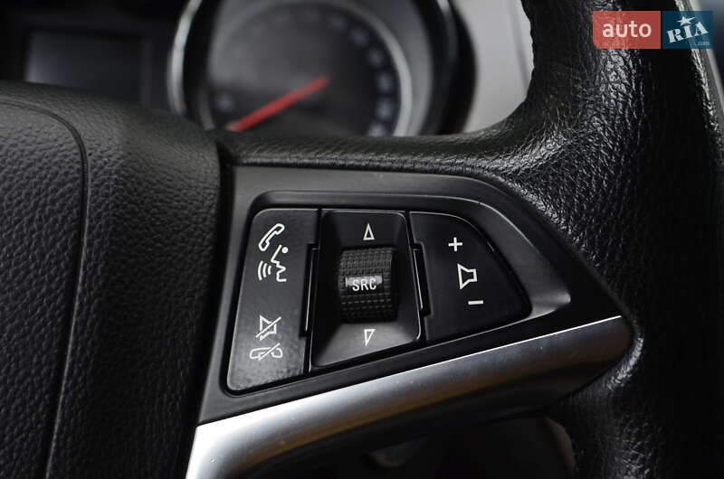 Универсал Opel Insignia 2013 в Киеве