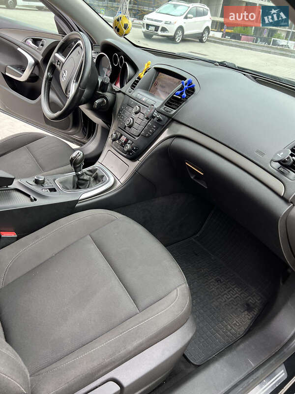 Универсал Opel Insignia 2011 в Львове