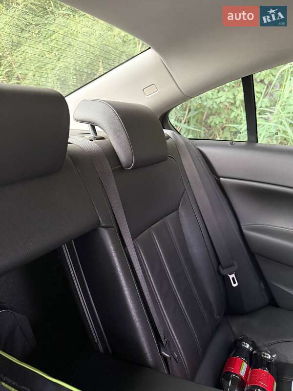 Седан Opel Insignia 2011 в Дніпрі