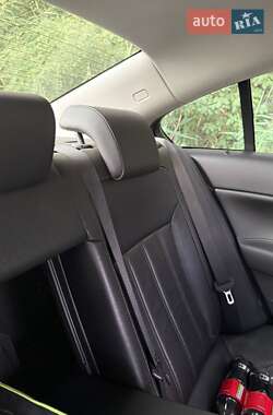 Седан Opel Insignia 2011 в 