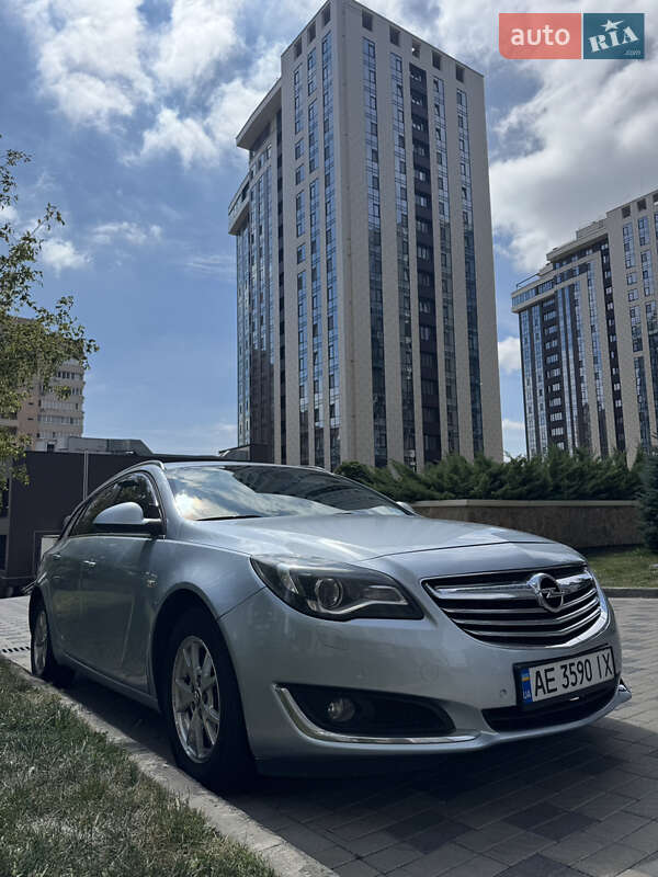 Універсал Opel Insignia 2015 в Дніпрі