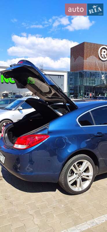 Седан Opel Insignia 2010 в Києві