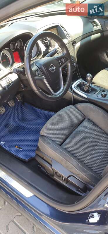 Седан Opel Insignia 2010 в Києві