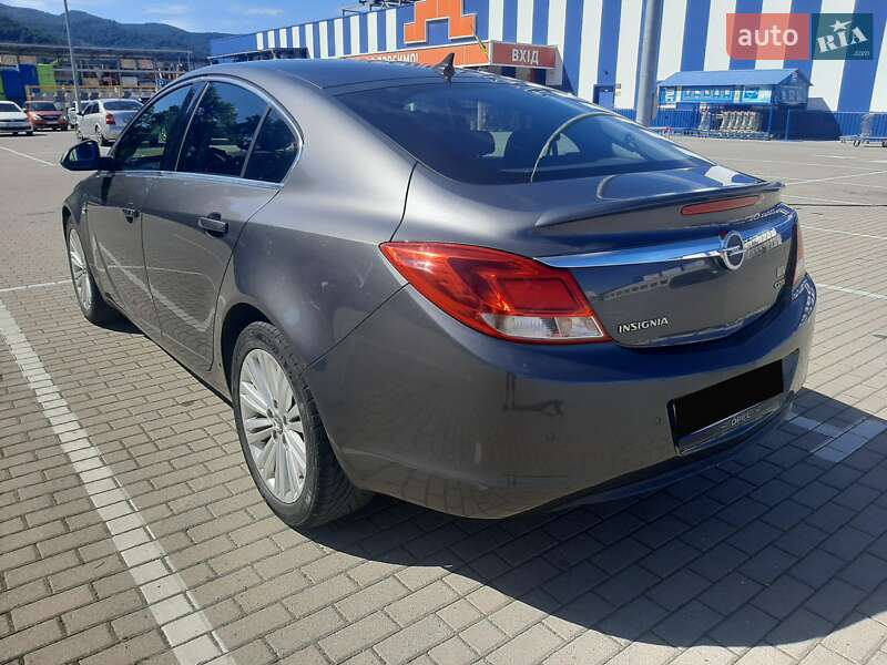 Ліфтбек Opel Insignia 2012 в Хусті