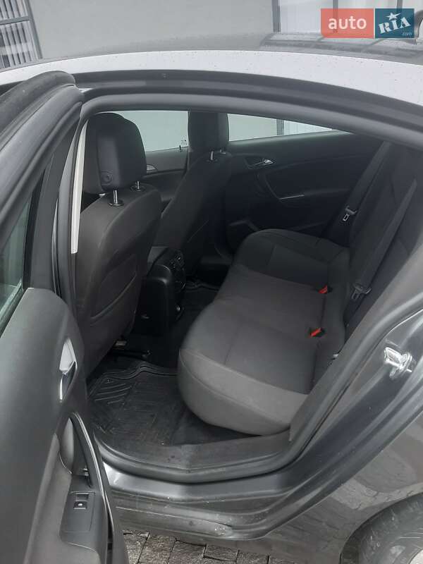 Ліфтбек Opel Insignia 2012 в Хусті