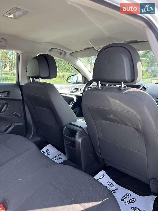 Універсал Opel Insignia 2009 в Черкасах