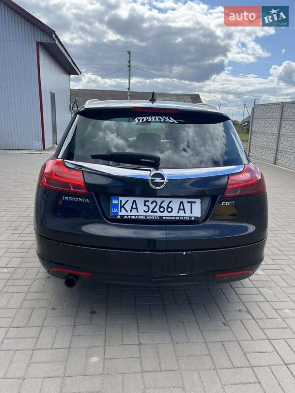 Универсал Opel Insignia 2010 в Березному