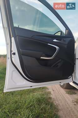 Седан Opel Insignia 2010 в Городке