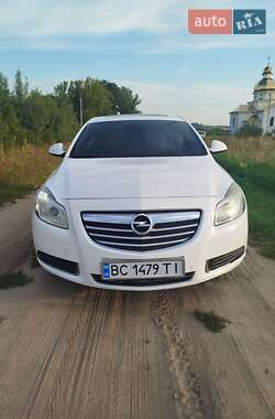 Седан Opel Insignia 2010 в Городке