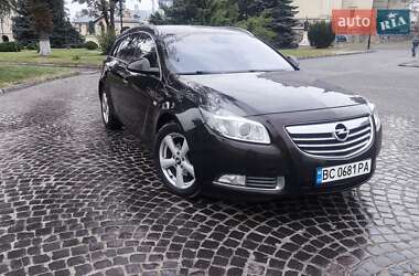 Универсал Opel Insignia 2011 в Жовкве