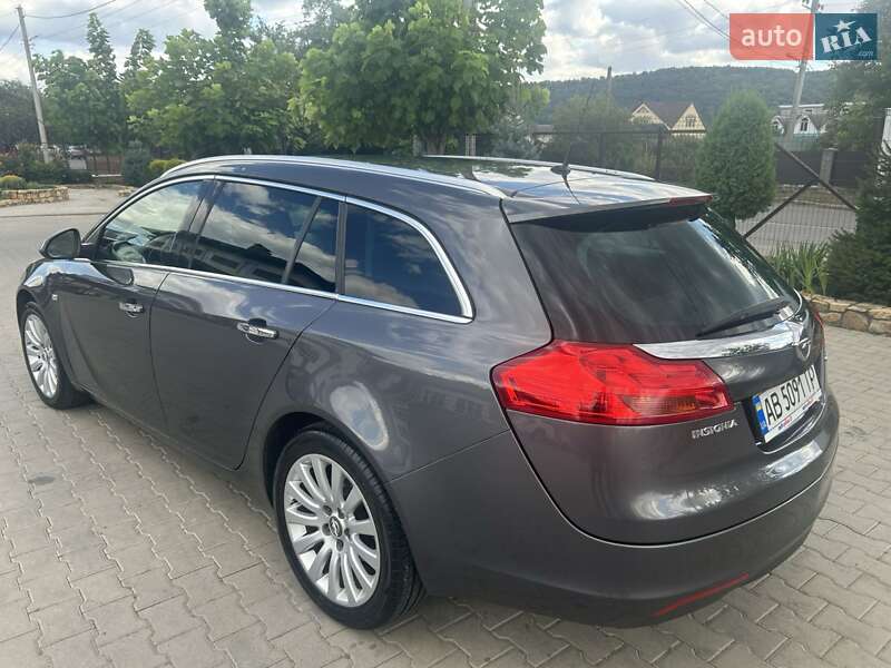 Універсал Opel Insignia 2011 в Могилів-Подільському