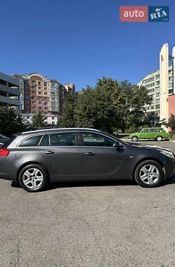 Универсал Opel Insignia 2010 в 