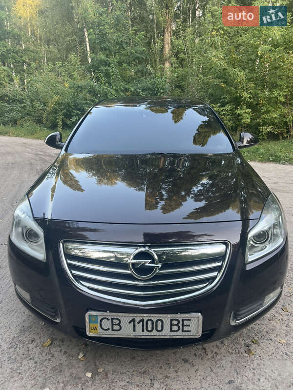 Седан Opel Insignia 2012 в Прилуках