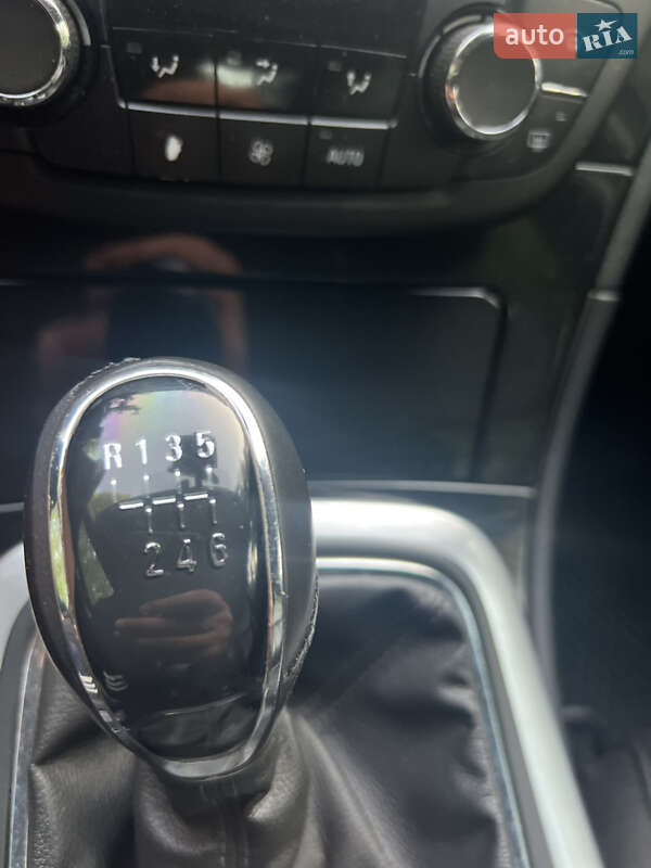 Седан Opel Insignia 2012 в Прилуках