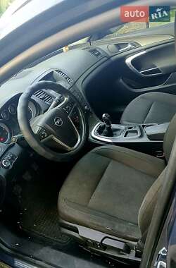 Универсал Opel Insignia 2010 в 