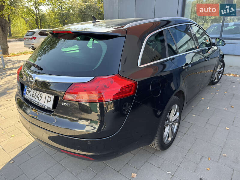 Универсал Opel Insignia 2012 в Ровно