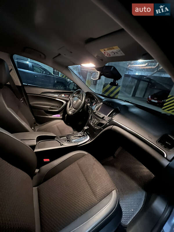 Седан Opel Insignia 2015 в Львові
