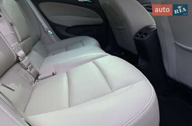 Лифтбек Opel Insignia 2020 в 