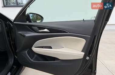 Лифтбек Opel Insignia 2020 в 