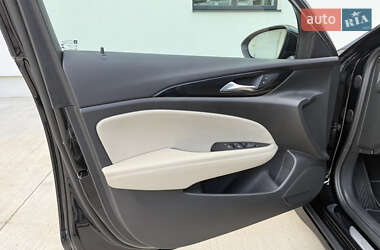 Лифтбек Opel Insignia 2020 в 