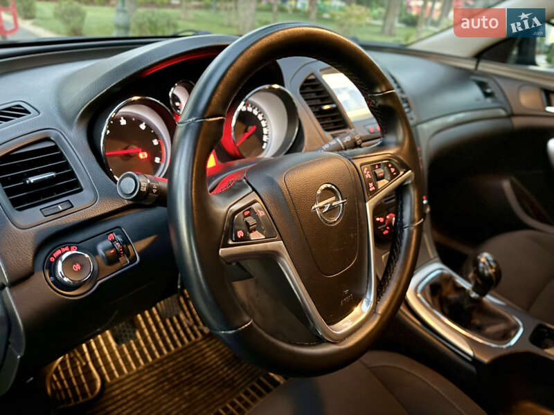 Универсал Opel Insignia 2010 в Харькове
