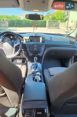 Седан Opel Insignia 2011 в 