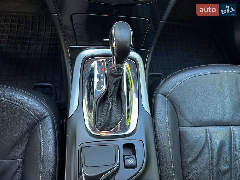 Универсал Opel Insignia 2014 в Киеве
