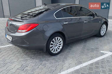 Седан Opel Insignia 2010 в 