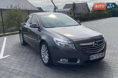 Седан Opel Insignia 2010 в 