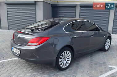 Седан Opel Insignia 2010 в 
