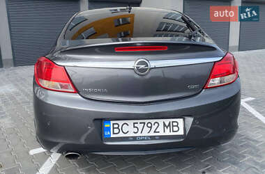 Седан Opel Insignia 2010 в 