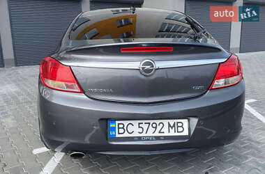 Седан Opel Insignia 2010 в 