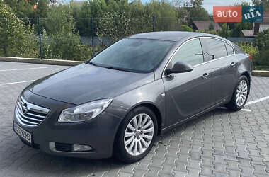 Седан Opel Insignia 2010 в 