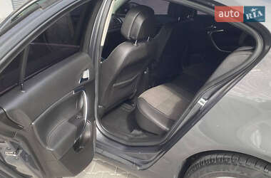 Седан Opel Insignia 2010 в 
